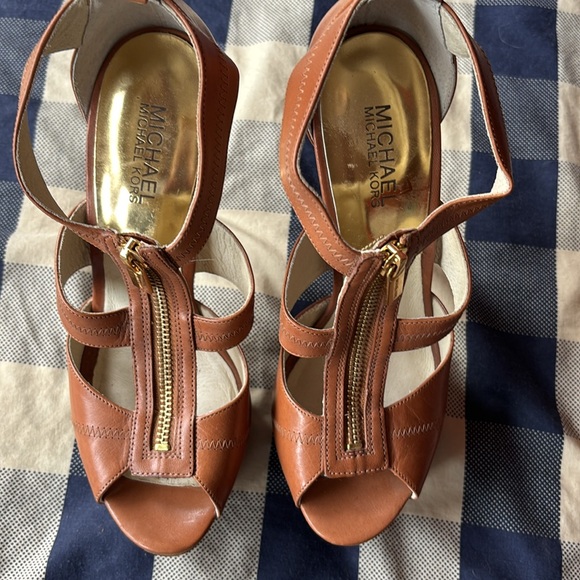 MICHAEL Michael Kors platform heels - Picture 2 of 9